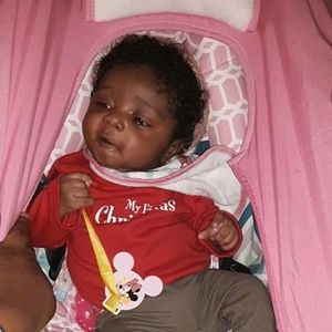 Meet your Posher, Devin